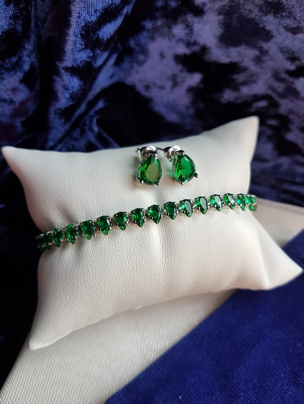 Swarovski Elements White Gold Emerald Green Teardrop Tennis Bracelet NEW